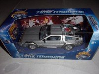 1/24 VOITURE DU FILM DELOREAN "RETOUR VERS LE FUTUR" EPISODE 2-1983-WELLY22441